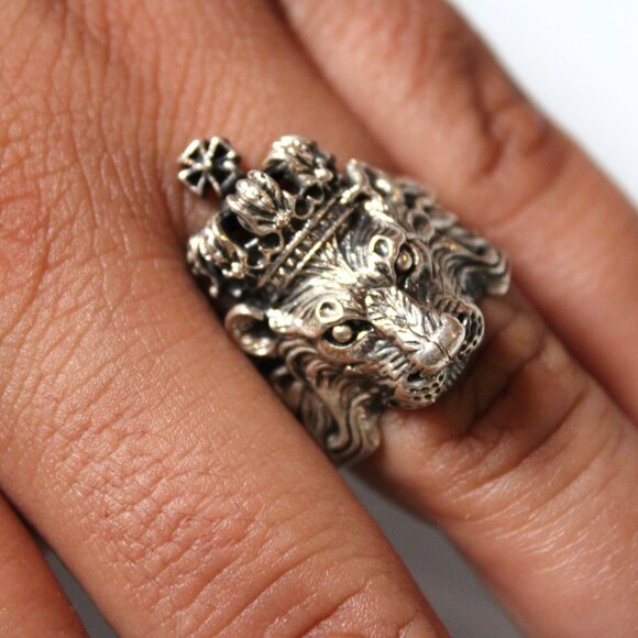 Lion Head Ring with Crown 13.11g Silver Tone Gothic Royal King Size 8.5 Bold - Picture 5 of 8